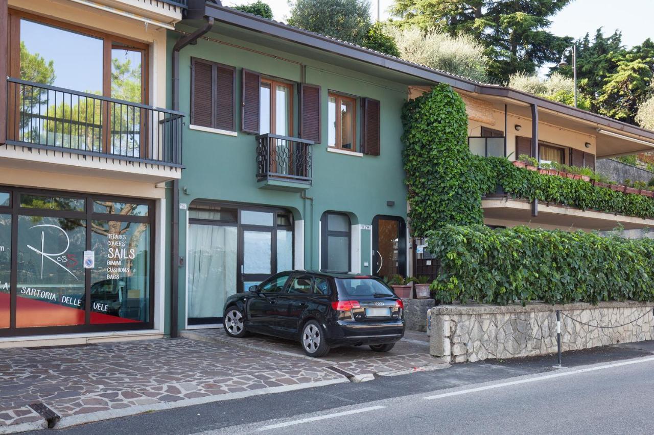 Apartment Verde Torri Del Benaco Bagian luar foto