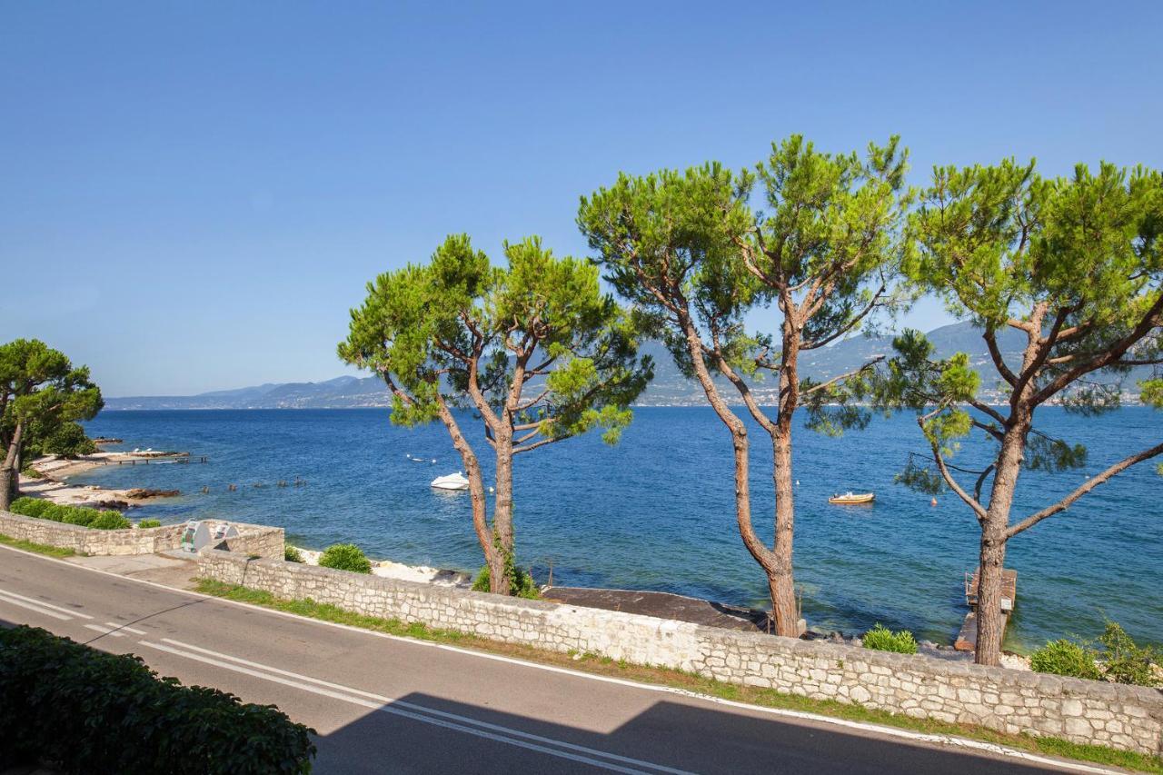 Apartment Verde Torri Del Benaco Bagian luar foto